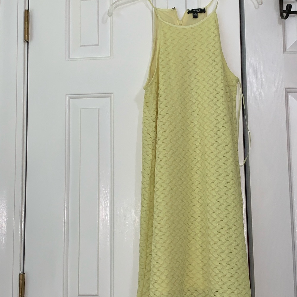 Stunning yellow dress
